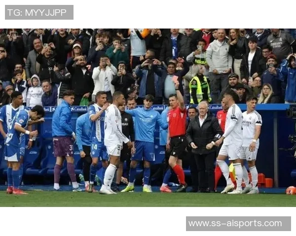 皇马电台晒巴萨皇马与对手红牌净值:认为西甲裁判偏袒巴萨 皇马电台晒巴萨皇马与对手红牌净值:认为西甲裁判偏袒巴萨